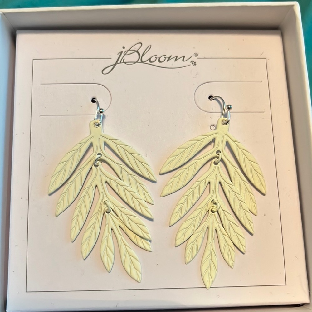Pretty pale yellow earrings! Never worn! J Bloom Collection